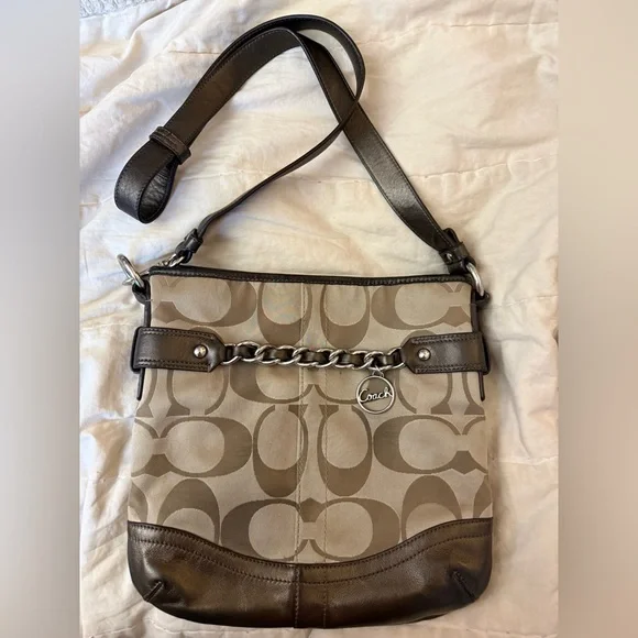 Vintage Coach Signature Crossbody Shoulder Bag in Khaki/Brown - Picture 10 of 11